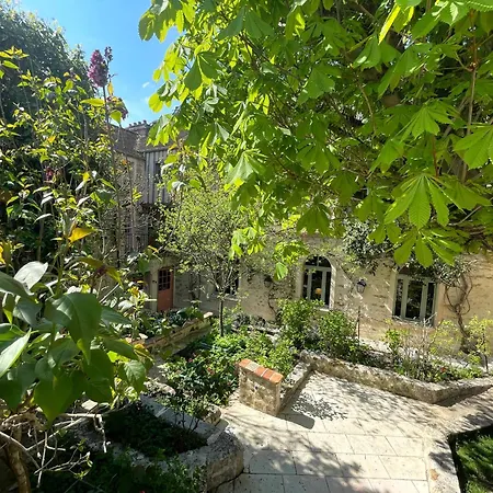 Living'melun, La Campagne A ! מלון